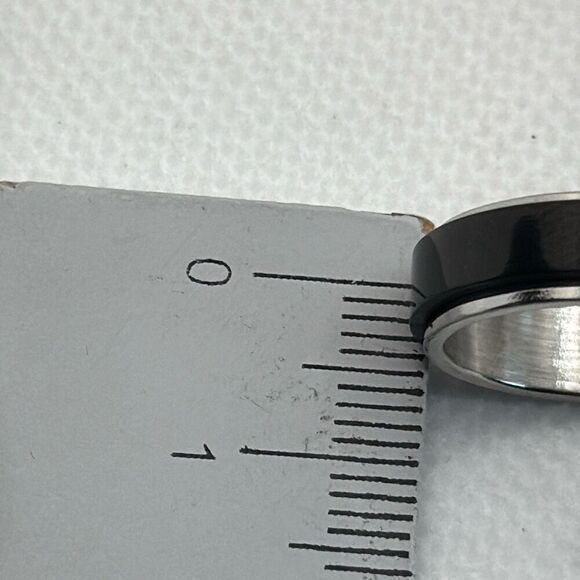 Brand New!! Size 6 stainless steel plated fidget spinner ring - Picture 3 of 4